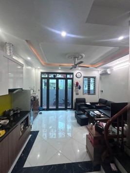 Hiếm! Nhà đẹp Mễ Trì – 5T – ở ngay – 8.3 tỷ
