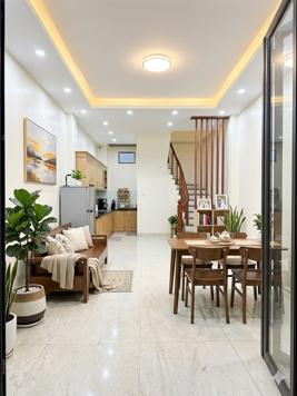 CHỈ 15 PHÚT RA CẦU GIẤY - NHÀ ĐẸP HẬU ÁI VÂN CANH - SỔ ĐỎ CHUẨN ĐÉT - Ở NGAY