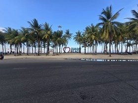 KHÁCH SẠN 4 SAO – 80 PHÒNG – NGAY BIỂN
