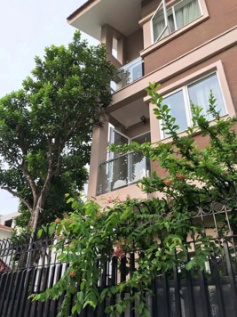 Cho thuê biệt thự ở thành phố giao lưu, Lô góc vừa ở và làm VP