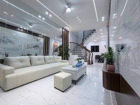 Bán nhà Kim Giang - 40m² x 4 tầng giá 9x tỷ mới long lanh 2 mặt thoáng vĩnh viễn - Vài bước ra ô tô