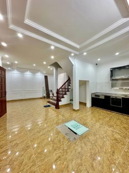 Phố Huế trước nhà rộng rãi x cách phố 15m x tiện ích ngập tràn | 55m2 x 5 tầng x mt 8.5m