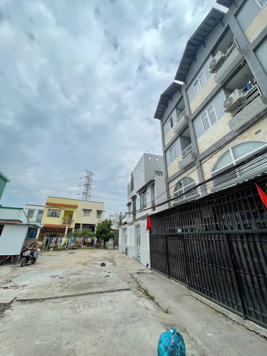 Bán nhà hẻm 1056 Huỳnh Tấn Phát, Quận 7, Dt 4 x8m, 3 lầu. Giá 2,86 tỷ