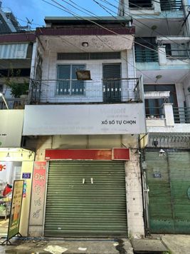 Hẻm to ngay Vincom Nguyễn Xí! Bán nhà 76m² sẵn cầu 2 tầng cách mặt tiền 50m. Giá 8 tỷ 2