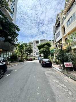 BÁN NHÀ LIỀN KỀ ĐƯỜNG NGUYỄN TRÃI. 95M2 - 5 TẦNG. THANG MÁY. GARA Ô TÔ.