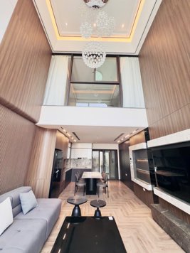 LONG BIÊN – GARA 2 Ô TÔ – THANG MÁY –  THƯƠNG HẠNG 55m² x 7 tầng – Mặt tiền 4.4m – Giá chào 22 tỷ