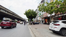 Bán nhà mặt phố Nguyễn Xiển, 60m2, ngay ngã tư, 490tr/m2