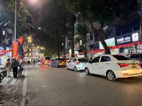 BÁN NHÀ NGÃ TƯ HỒNG TIẾN – NGUYỄN VĂN CỪ,– 53M², 7 TẦNG THANG MÁY, Ô TÔ ĐỖ CỬA, GIÁ 19 TỶ
