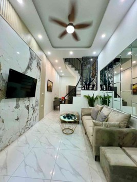 Bán nhà riêng 35m 5 tầng 8 tỉ 