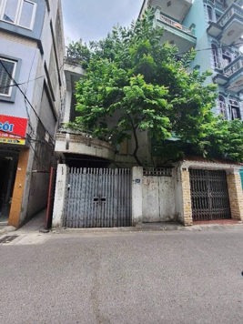 BÁN NHÀ ĐƯỜNG HOÀNG VĂNG THÁI. 108M2 - 3 TẦNG. LÔ GÓC. KINH DOANH.