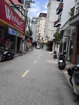 Bán Đất Mặt Phố Hoa Bằng. Cầu Giấy. Lô Góc. Ô Tô. DT 100m2. MT 5m. Giá 38.3 Tỷ.