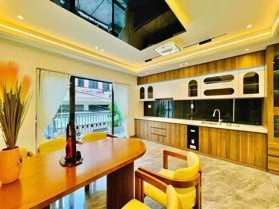 Bán nhà Xuân Đỉnh, 85m2, 6 tầng, thang máy, oto, 18 tỷ nhỉnh