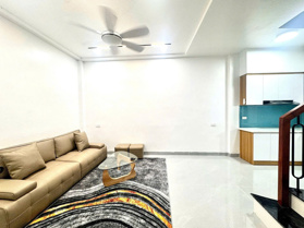 Bán nhà phân khúc nhỏ hiếm, nhà dân xây 5 tầng, full đồ mới cứng, sổ cất két