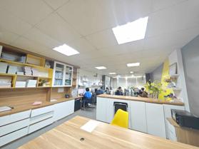 🎯 Chỉ hơn 6 tỷ, bán nhà Nguyễn Trãi 28m² x 5 tầng, gần Royal City. 