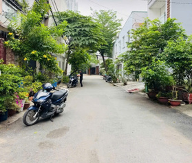 Kẹt tiền cần bán nhanh lô đất hẻm 8m Hoàng Quốc Việt, Quận 7, DT 5 x16m. Giá 8 tỷ