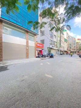 TÒA VĂN PHÒNG MẶT PHỐ MỚI TAM KHƯƠNG – THANG MÁY – VỈA HÈ – KINH DOANH ĐỈNH