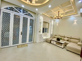 Bán nhà đẹp full nội thất cao cấp hẻm 36 Huỳnh Tấn Phát, Q7, DT 9x7,5m. Giá 6,99 tỷ.