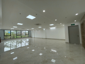 Cho thuê tòa nhà mới ở KHÚC THỪA DỤ 7 TẦNG làm phòng khám, trung tâm tiếng