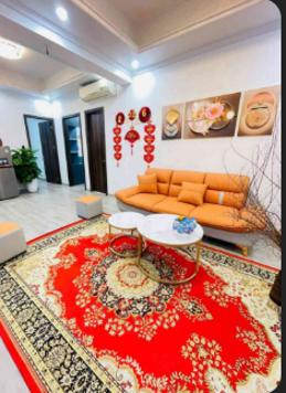 BAY GẤP Chung cư phố Trần Thái Tông, 50m - 5,3 tỷ - Lô góc - tầng cao.