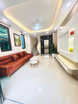 Hiếm! Cầu Giấy lô góc - Thang máy - Full nội thất
