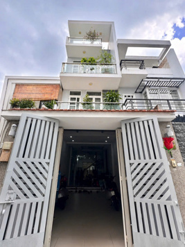 Bán nhà hẻm xe hơi Lý Phục Man, Quận 7, DT 4 x20m, 3 lầu. Giá 11,5 tỷ