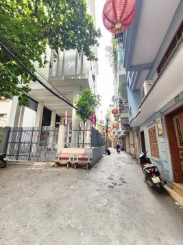 Bán Nhà Chợ Khâm Thiên. Đống Đa. Lô Góc. 8 Tầng Thang Máy. DT 78m2. MT 11m. Giá 20.4 Tỷ.