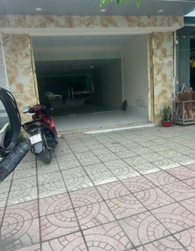 Cho thuê mặt bằng kinh doanh vị trí đẹp tại mặt tiền Trần Quang Diệu, Bình Thủy, Cần Thơ.