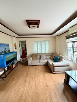 Bán Nhà Láng Hạ. Đống Đa. Ô Tô. DT 52m2. MT 5.5m. 5 Tầng. Giá 16.7 Tỷ.