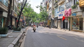 BÁN NHÀ MẶT PHỐ VIEW HỒ TÂY , KINH DOANH TẤP NẬP , MẶT TIỀN TO ĐẸP THANG MÁY