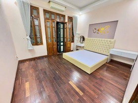 MẶT NGÕ ĐÊ LA THÀNH , KINH DOANH , Ô TÔ TRÁNH , TRUNG TÂM ĐỐNG ĐA 
