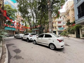 BÁN NHÀ PHỐ NGỌC KHÁNH 80M2 , KINH DOANH Ô TÔ VÀO NHÀ , ở sướng 