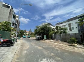 Ngay cạnh công viên - Bán lô đất 5x21m công nhận 101m2 - Đường trước nhà 12m - Kế ĐH Văn Lang