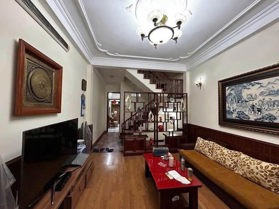 Bán nhà Hoàng Văn Thái, 40m2, 5Tầng, 15 Tỷ, ngõ thông rộng như phố, phân lô quân đội