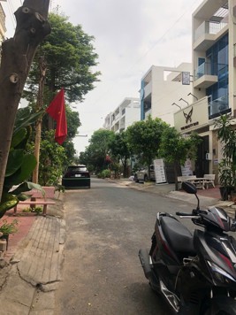 Bán nhà hẻm trục Nguyễn Cửu Vân, Bình Thạnh, dt 4x18m, sát bên Quận 1, giá 16 tỷ