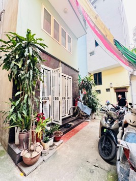 Phan Đình Phùng NHÀ RẤT THOÁNG, SÂN RỘNG – 3 tầng 33m chỉ 15.6 tỷ - SỔ ĐỎ VUÔNG VẮN NỞ HẬU