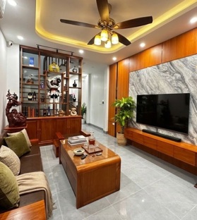 B.Á.N GẤP, Lê Trọng Tấn, 57m2, 5 Tầng, MT 4.2m, 17.8 Tỷ, ô tô đỗ cửa, có thang máy