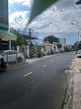 Bán nhà mặt tiền trung tâm tp cao lãnh