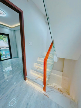 Bán nhà mặt tiền Trần Văn Đang, QUẬN 3, DT 3.3 x 5m, 3 Tầng, giá 4 tỷ