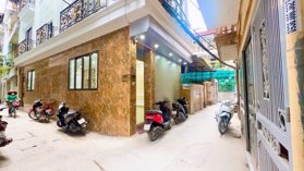 Bán Nhà Hoàng Hoa Thám. Ba Đình. Thang Máy. Lô Góc. Ô Tô. DT 59m2. MT 4.2m. Giá 24.4 Tỷ.