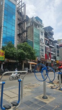 Bán Nhà 1 Mặt Phố, 2 Mặt Ngõ Trung Kính. Cầu Giấy. Ô Tô. Vỉa Hè. DT 133m2. Giá 68,5 Tỷ.