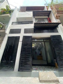 Cách mặt tiền 5m! Bán nhà ngang khủng 4.85m HXH - 3 tầng kiên cố - 3PN4WC. Gía 7 tỷ 8 thương lượng