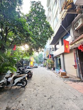 Bán Nhà Đình Thôn. Nam Từ Liêm. 7 Tầng Thang Máy. Ô Tô. DT 76m2. MT 5.7m. Giá 32.9 Tỷ.