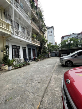 BÁN NHÀ PHÂN LÔ HOÀNG QUỐC VIỆT CẦU GIẤY. 54M2 4 TẦNG MT 6M  Ô TÔ TRÁNH - 20 TỶ