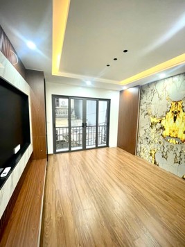 Dành cho gia đình mua ở Tô Vĩnh Diện 55m2 x 5T, 2 mặt thoáng ở ngay, giá 13.9 tỷ