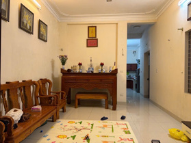 Bán căn nhà phân lô phố Tạ quang bửu, gần trường Bách Khoa, Xây Dựng