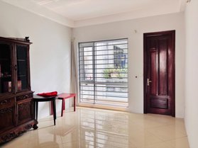 Bán Nhà Dương Quảng Hàm. Cầu Giấy. DT 53m2. MT 3.9m. 5 Tầng. Giá 13.7 Tỷ.