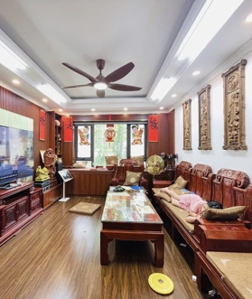 Gần Câu Lạc Bộ Đua Thuyền Hồ Tây- Nhà 6T Thang Máy- Lô Góc 2 Thoáng Vĩnh Viễn. Chỉ 15.999 tỷ