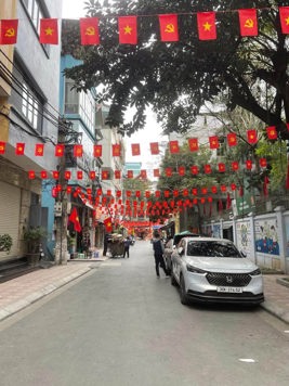 BÁN NHÀ ĐƯỜNG NGUYỄN NGỌC NẠI. 90M2 - 4 TẦNG. GẦN ĐƯỜNG Ô TÔ TRÁNH.