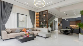 LẠC LONG QUÂN, TẶNG NỘI THẤT, NGÕ THÔNG RA VÕ CHÍ CÔNG, 52M2, 18 TỶ