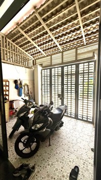 NHÀ HẺM HAI MẶT TIỀN THÔNG THOÁNG